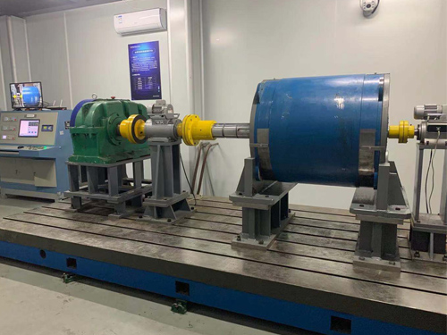Permanent magnet synchronous motor test bench